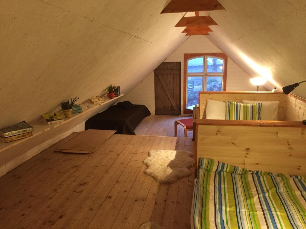 Farm Stay Happy Dogs Ranch Veberöd Habitación foto